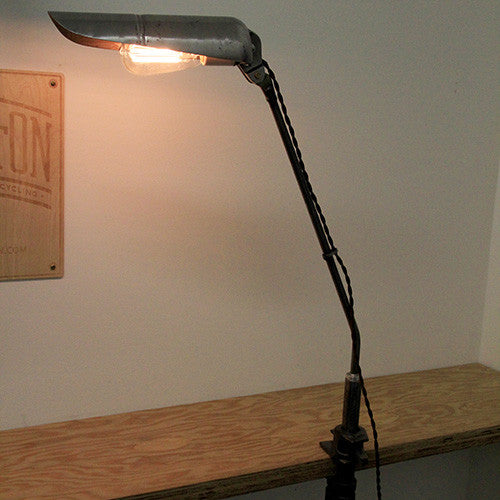 Clamping desk light